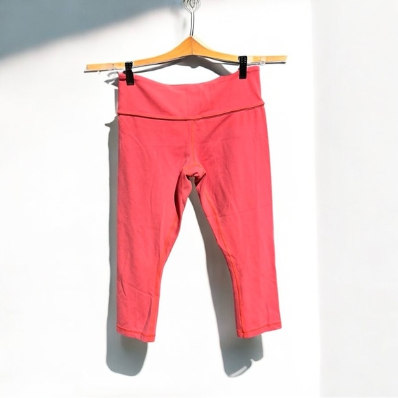 🌻lululemon Watermelon Color Mid-Rise Crop Activewear Leggings Size 6 - Picture 1 of 5